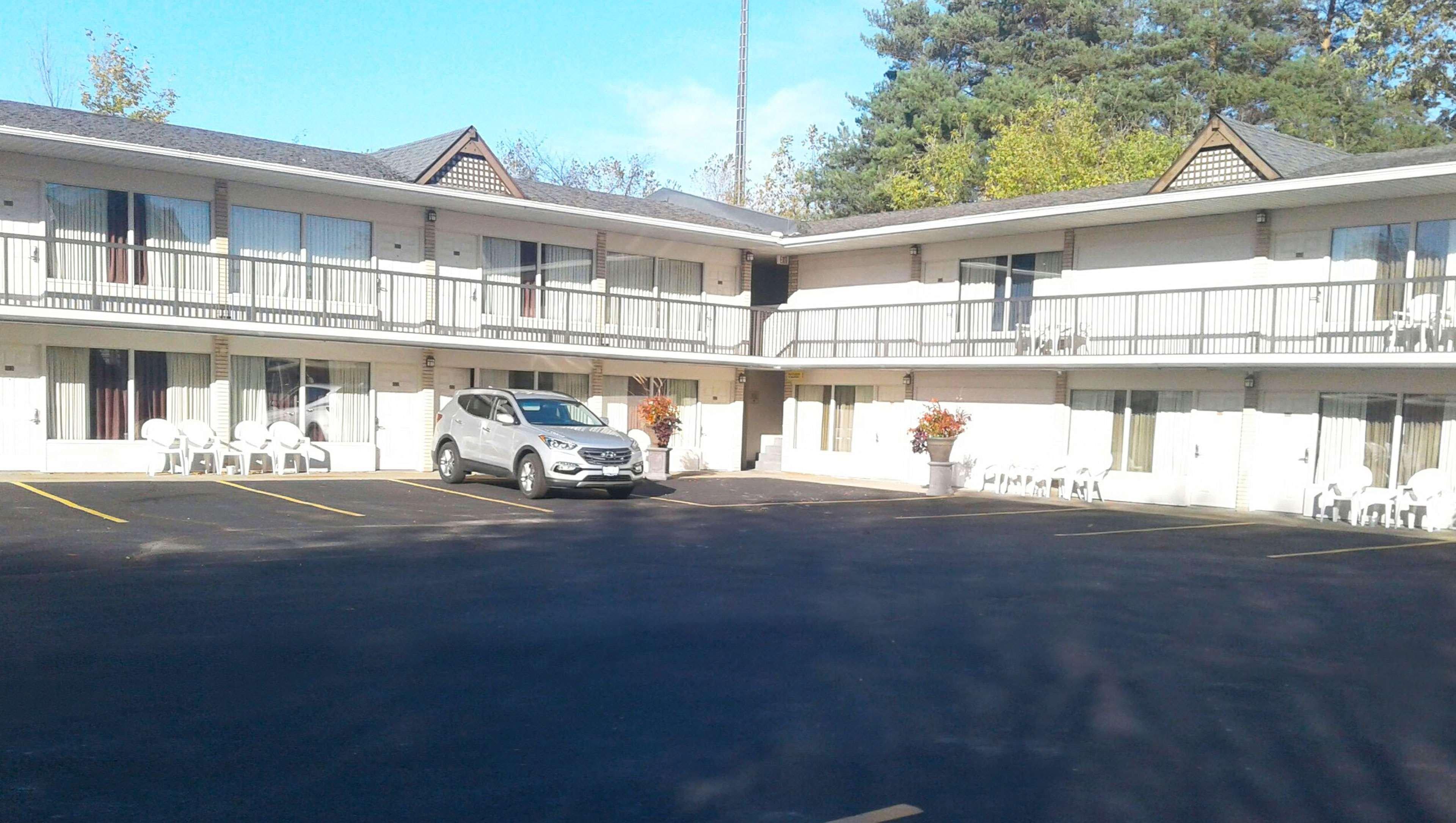 Days Inn By Wyndham Birch Run Eksteriør billede