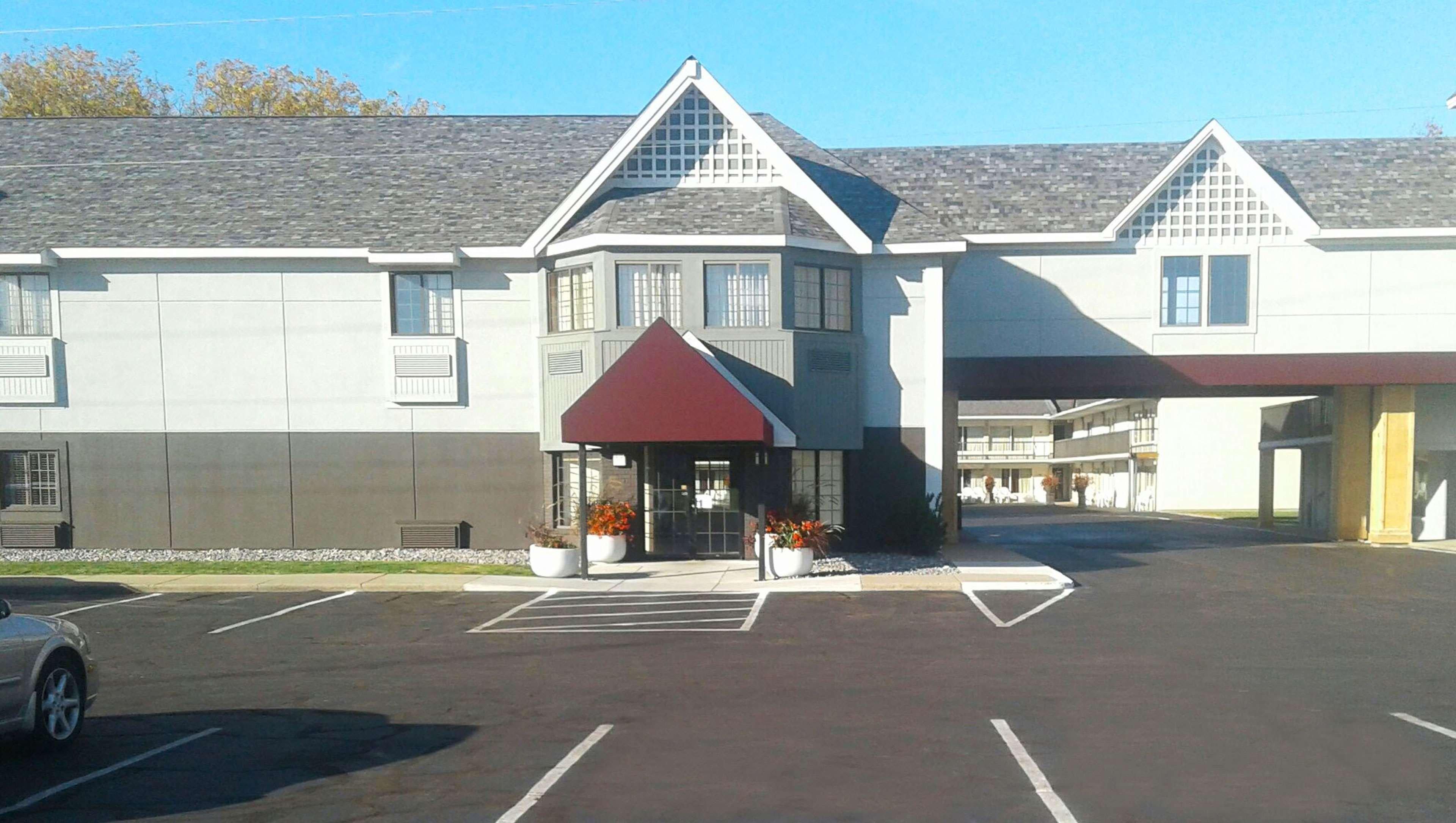 Days Inn By Wyndham Birch Run Eksteriør billede