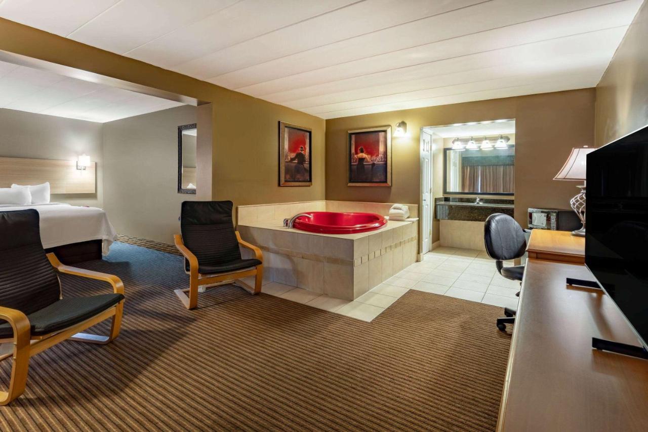 Days Inn By Wyndham Birch Run Eksteriør billede