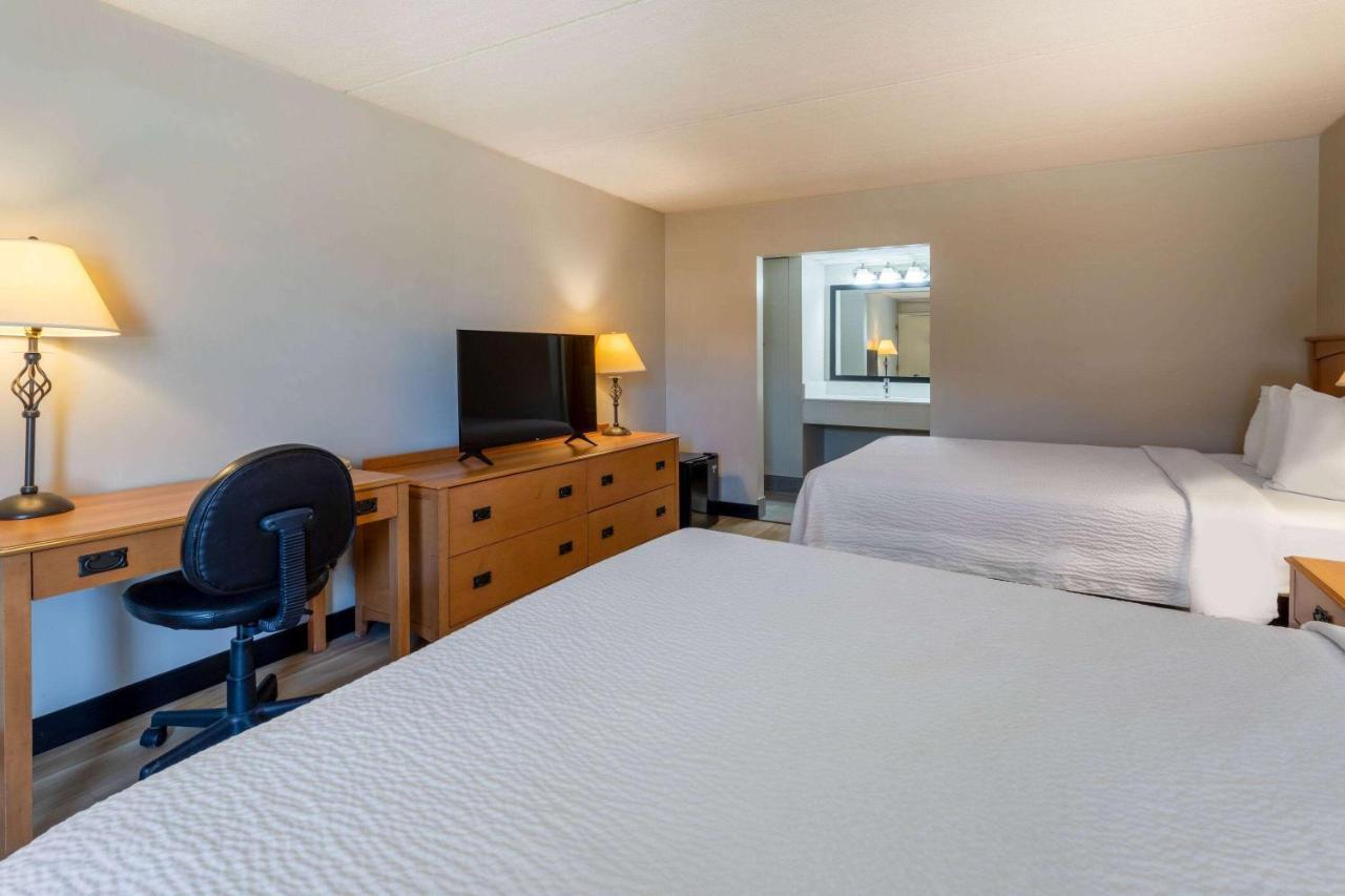 Days Inn By Wyndham Birch Run Eksteriør billede
