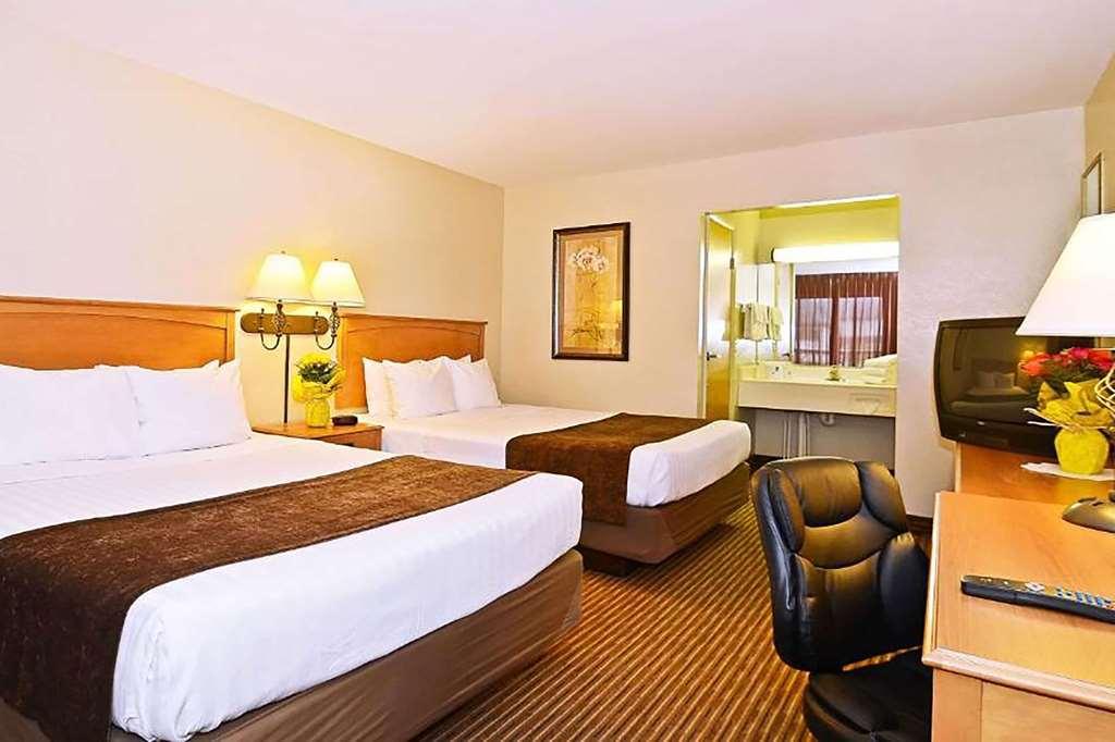 Days Inn By Wyndham Birch Run Værelse billede